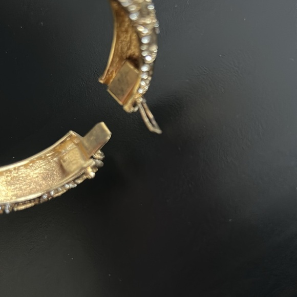 Ciner Gold & Crystal Giraffe Bracelet - Picture 5 of 11